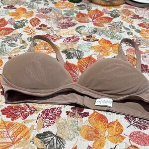 Lululemon Athletica simply sheer bra 36C